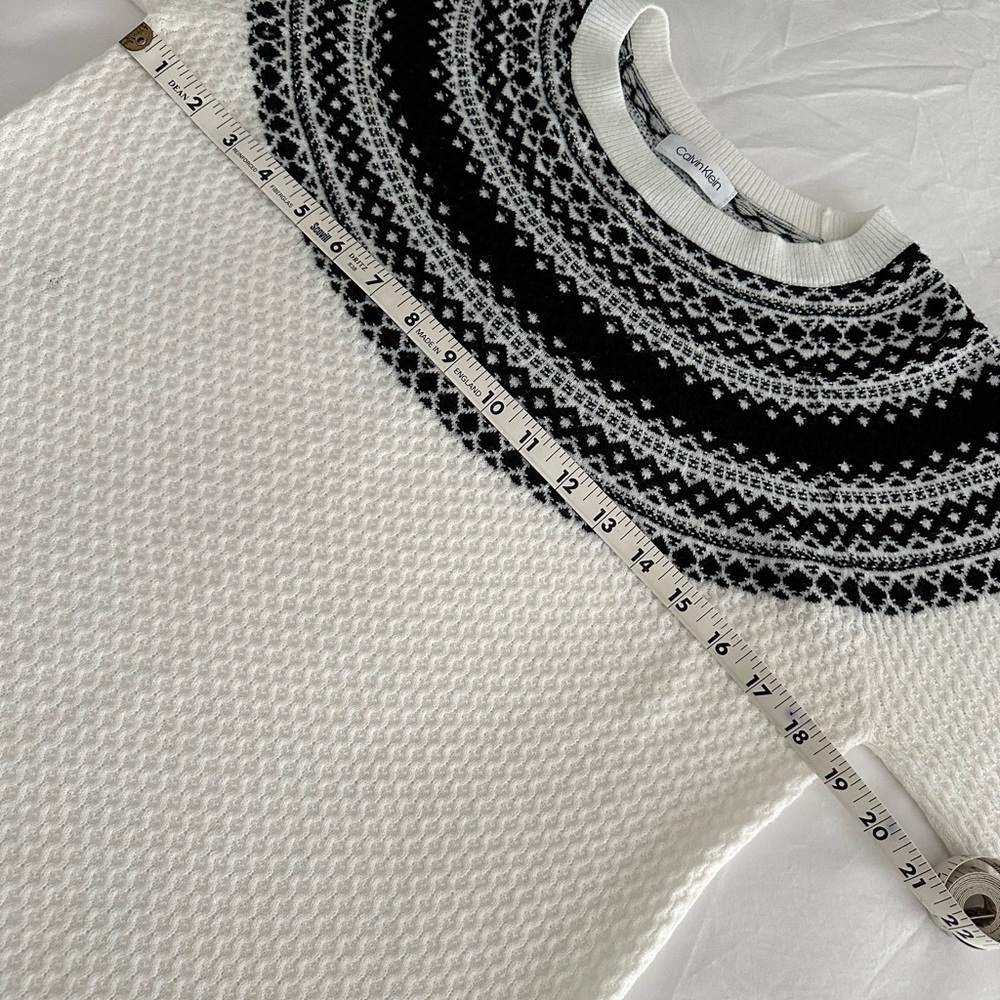 Calvin Klein Sweater black/white design, long sleeves, Medium - Picture 7 of 8